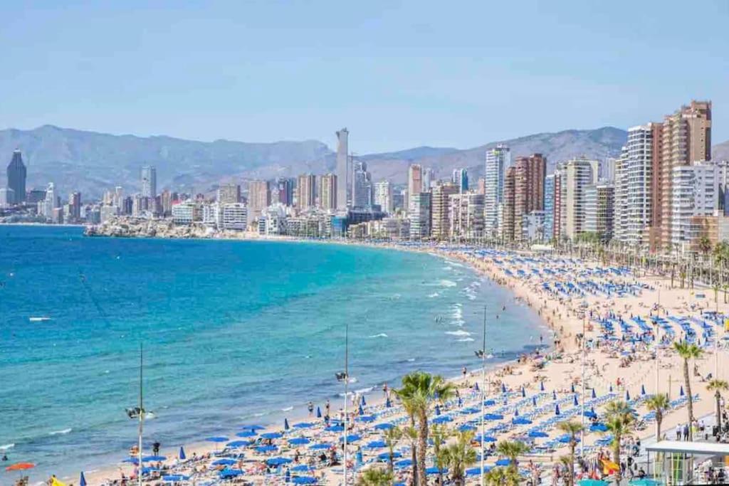 ベニドルムPiso 21 Unico A Pie De Playa En Esquinaアパートメント エクステリア 写真